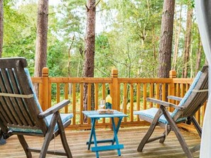Terrace/patio - The Pines - Kelling Heath Holiday Park - 19233 (Holt)