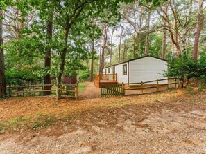 Property grounds - The Pines - Kelling Heath Holiday Park - 19233 (Holt)