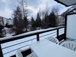 Outdoor dining - Charming studio in the heart of Les Deux Alpes for 4 people (Les Deux Alpes)