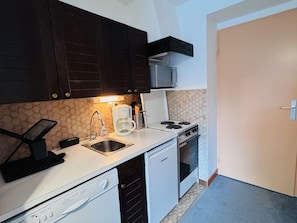 Fridge, microwave, dishwasher - Charming studio in the heart of Les Deux Alpes for 4 people (Les Deux Alpes)