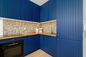 Kühlschrank, Ofen, Herdplatte, Geschirrspüler