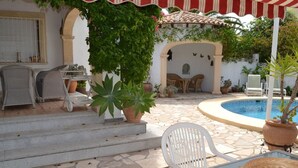 Outdoor dining - Cozy chalet in Els Poblets for 5 guests (Denia)