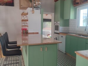 Refrigerador, microondas, horno y tostadora 