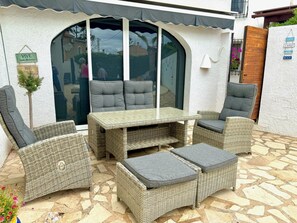 Outdoor dining - Villa in Els Poblets, Spain (Denia)