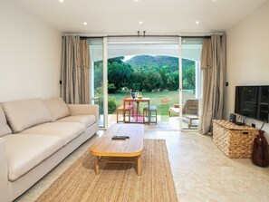 TV - Elegant suite in Anse Marcel with equipped kitchen and parking (Saint-Martin)