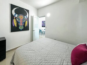 2 室のベッドルーム、WiFi (無料)、ベッドシーツ