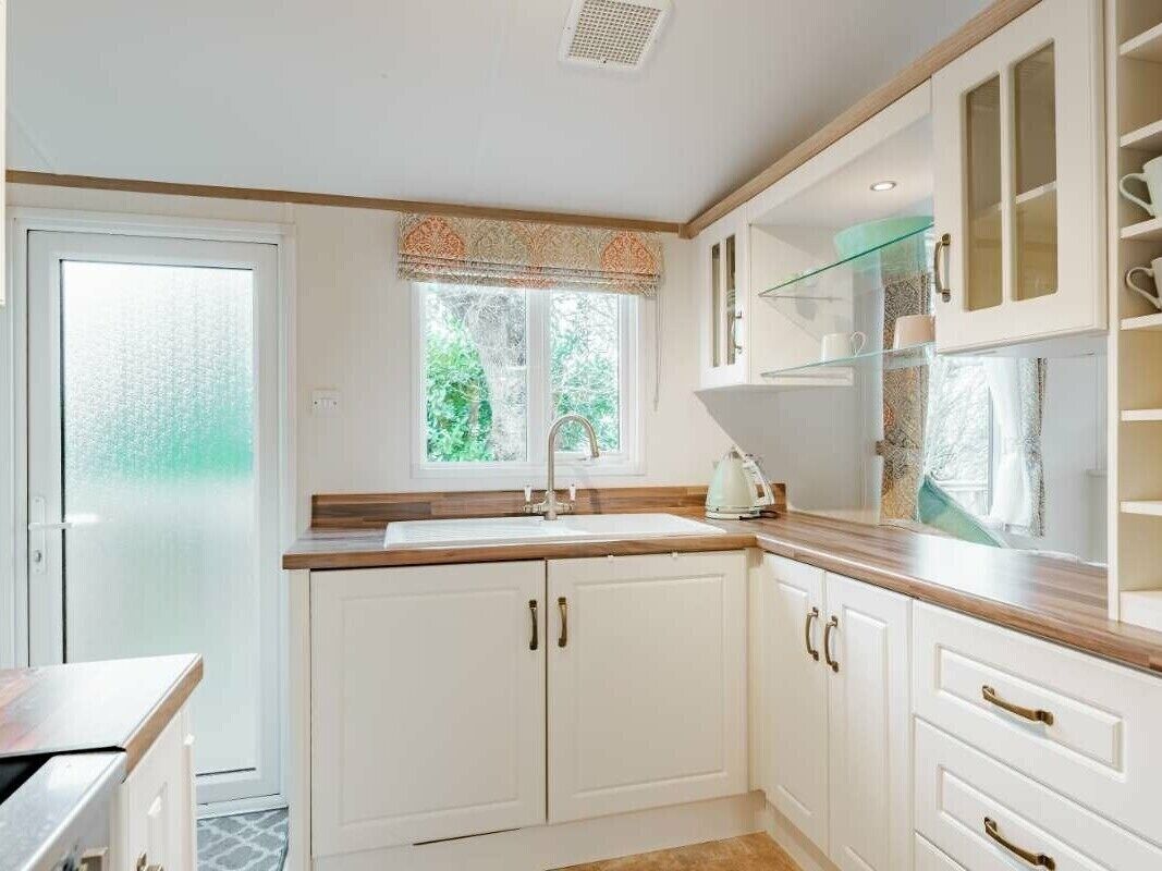 เครื่องครัว/จาน/ช้อนส้อม