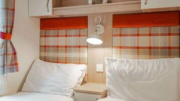 2 bedrooms, individually decorated, individually furnished