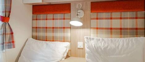 2 bedrooms, individually decorated, individually furnished