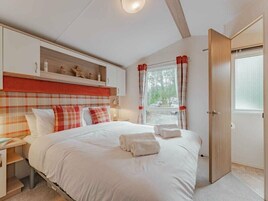 2 habitaciones, decoración personalizada y muebles diferentes 