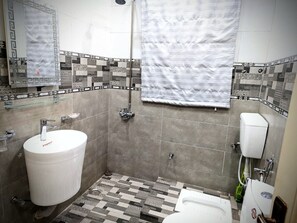 Bruser, håndklæder, Sæbe, Toiletpapir