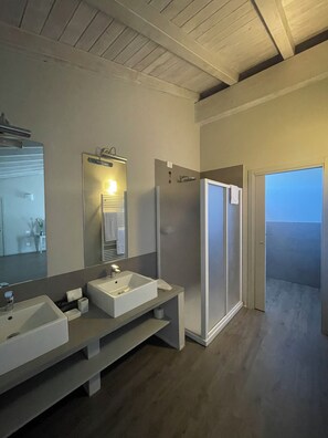 Suite, Mountain View | Bathroom | Shower, free toiletries, hair dryer, slippers - Locanda In Calvignano (Calvignano)