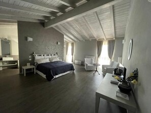 Suite, Mountain View | Soundproofing, free WiFi