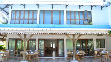 Breakfast, lunch, dinner served; international cuisine, garden views