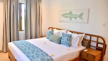 Villa Exclusive, 3 chambres, piscine privée | Coffres-forts dans les chambres, bureau, rideaux occultants