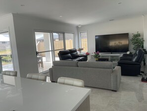 Interior - 1 Ensuite room in Mount Duneed (Mount Duneed)