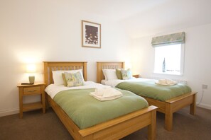 Iron/ironing board, free WiFi, bed sheets - Charming barn Conversion with 2 Bedrooms in beautiful Peak District countryside. Sleeps 4. (Bakewell)