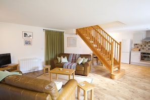 Smart TV - Charming barn Conversion with 2 Bedrooms in beautiful Peak District countryside. Sleeps 4. (Bakewell)