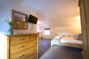 Iron/ironing board, free WiFi, bed sheets - Charming barn Conversion with 1 Double Bedroom in the beautiful Peak District countryside. Sleeps 2 (Bakewell)