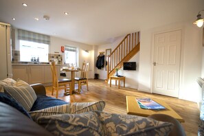 Smart TV - Charming barn Conversion with 1 Double Bedroom in the beautiful Peak District countryside. Sleeps 2 (Bakewell)