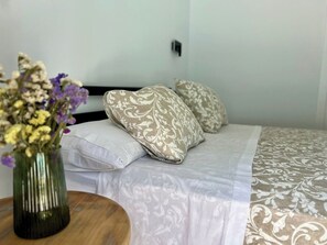 2 bedrooms, WiFi, bed sheets - Casa Lumier        . (Chiclana de la Frontera)