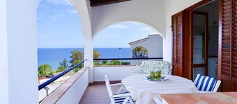 Marina Guest House by Biddizzi Rari - near the beach and veranda with sea view
