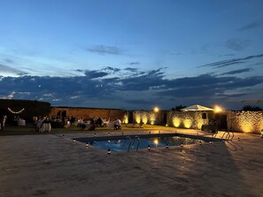 Outdoor pool - THE PRADOREY INN (GUMIEL DE MERCADO)