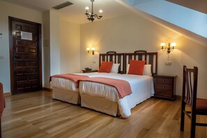 Internet, bed sheets - THE PRADOREY INN (GUMIEL DE MERCADO)