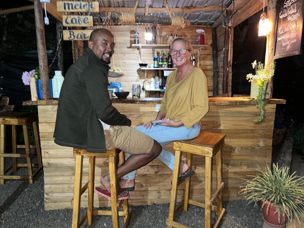 Huoneisto, parveke, vuoristonäköala | Baari (majoituspaikassa)