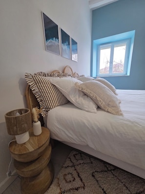3 bedrooms, iron/ironing board, Internet, bed sheets