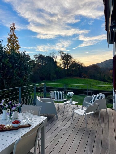 Ideal for discovering the Basque Country: cosy apartment, terrace and magnificent view.