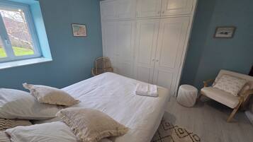 3 chambres, fer et planche Ă repasser, accĂšs Internet, draps fournis