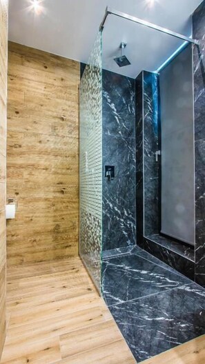 Premium Double Room, Balcony | Bathroom | Bathrobes, slippers - Central Carol APARTHOTEL (Bucharest)