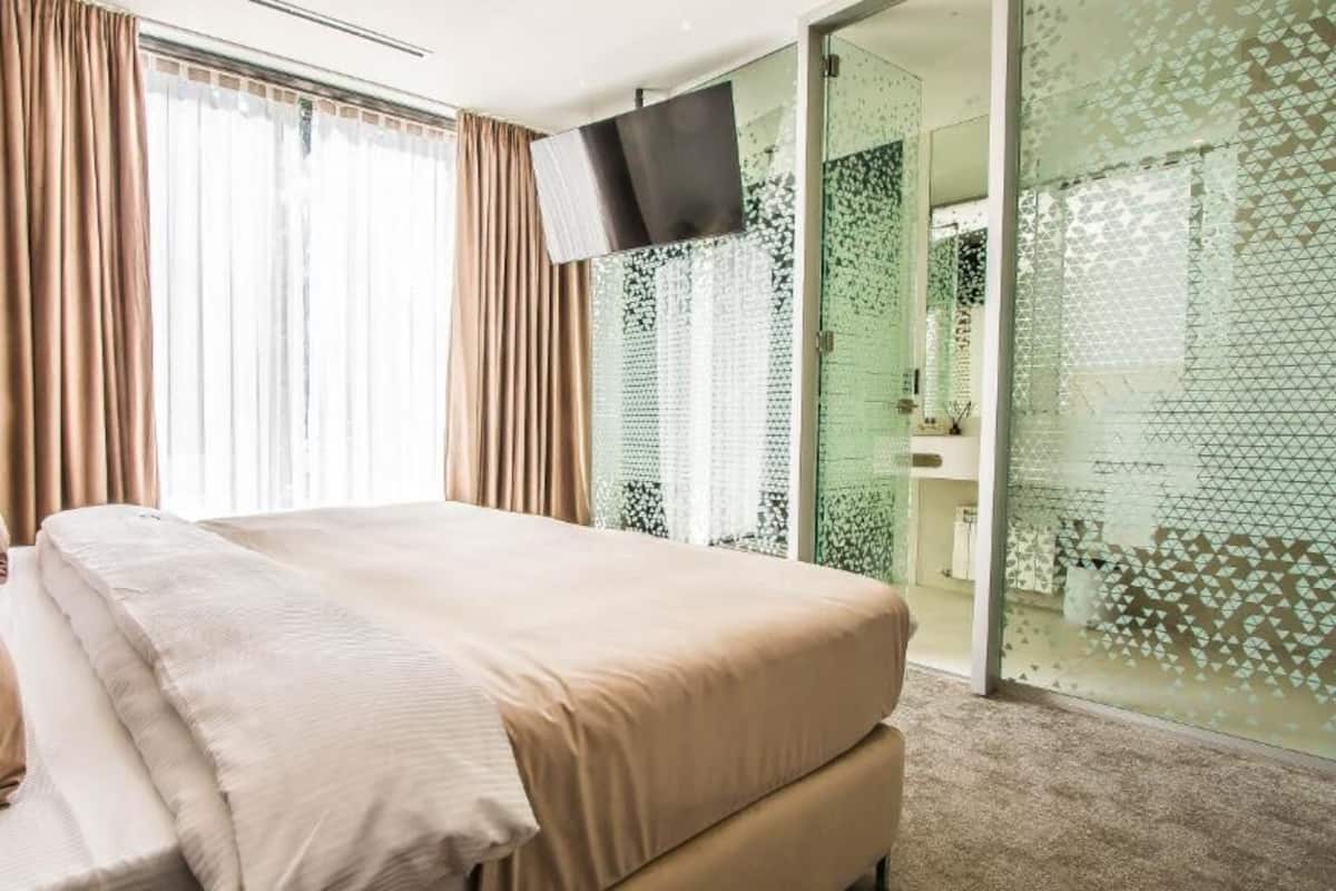 Dobbeltrom – standard | Safe på rommet, strykejern/-brett og wi-fi (inkludert)