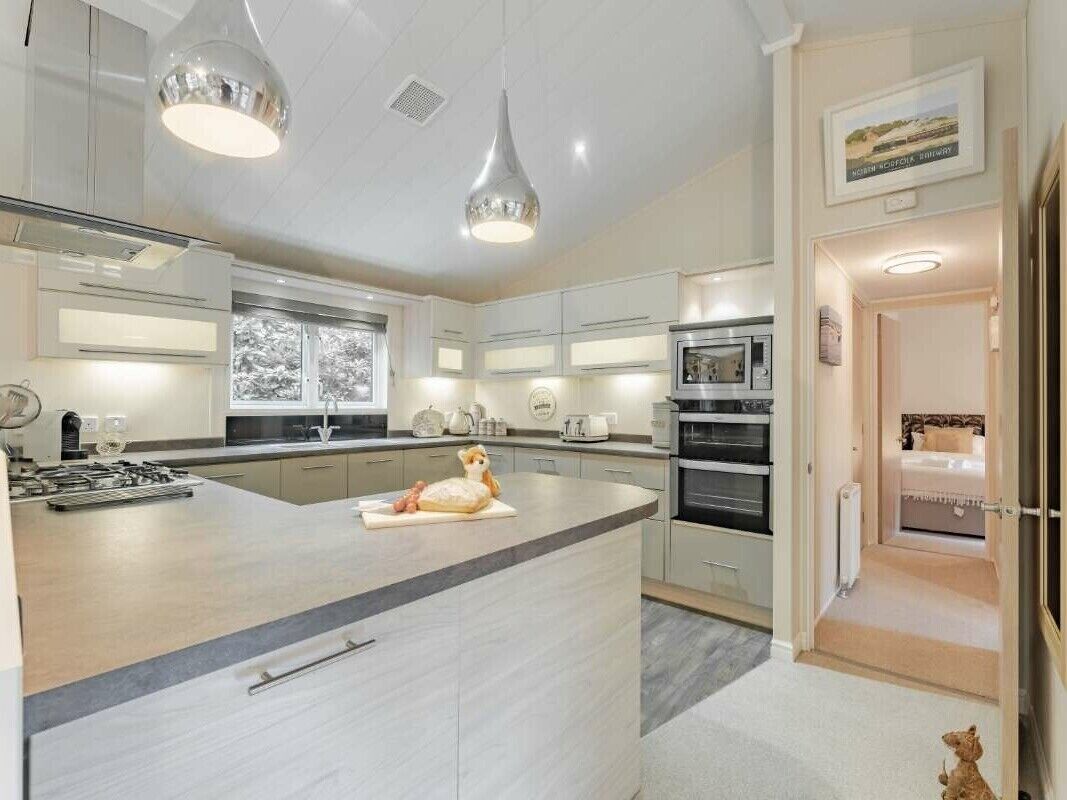 Rentaplats i utensilis de cuina, vaixella i coberteria 