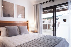 4 habitaciones, tabla de planchar con plancha, wifi y ropa de cama 
