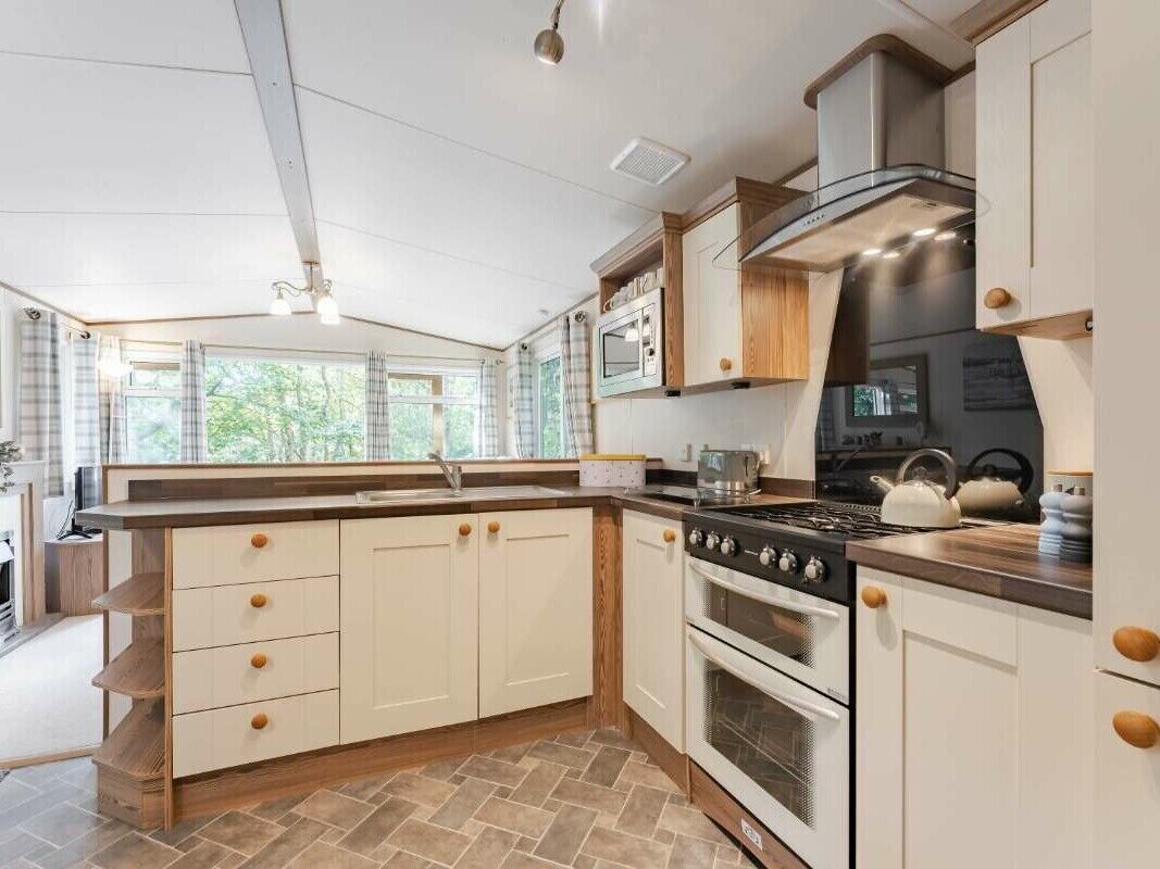 Cookware/dishes/utensils