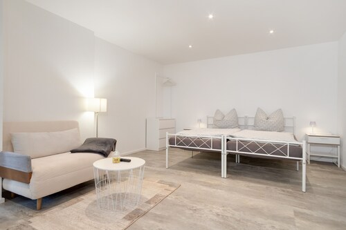 Ferienwohnung mit privater Terrasse, eigenem Parkplatz und WLAN