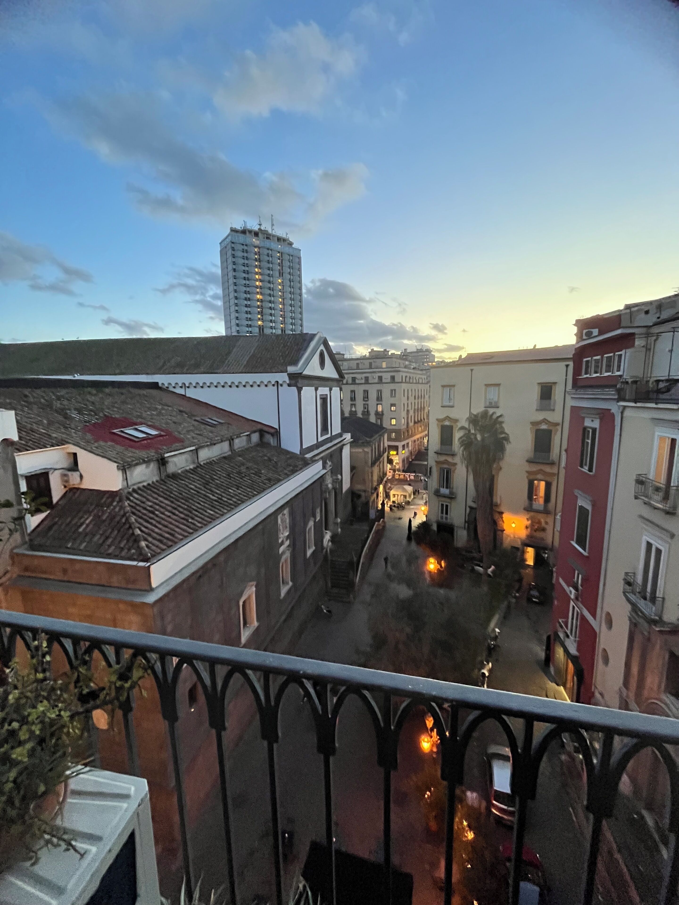 Kahden hengen huone, parveke, kaupunkinäköala | Ilmainen Wi-Fi