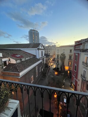 Double Room, Balcony, City View | Free WiFi - Parthenope b&b (Napoli)