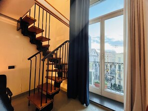 Family Room, Balcony, City View | Free WiFi - Parthenope b&b (Napoli)