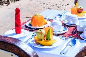 Outdoor dining - SAMBURU ELEPHANT LODGE (Samburu)