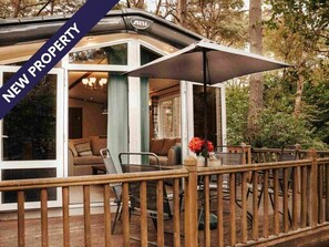 Terrace/patio - Slow You Down - Kelling Heath Holiday Park - 21026 (Holt)