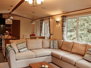 Living area - Slow You Down - Kelling Heath Holiday Park - 21026 (Holt)