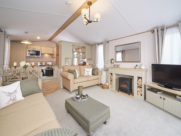 Fireplace - Spacious 3 Bed - Seabreeze Lodge - Seton Sands (Prestonpans)
