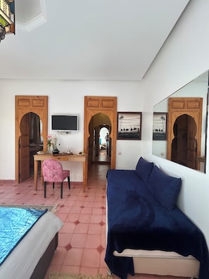 7 chambres, bureau, Wi-Fi gratuit, draps fournis