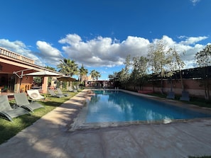 Piscine extérieure
