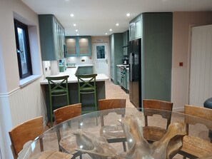 Dining - Croydon Lodge (Minehead)