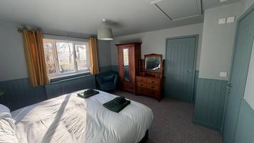 Iron/ironing board, free WiFi