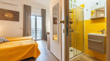 Bügeleisen/Bügelbrett, WLAN, Bettwäsche